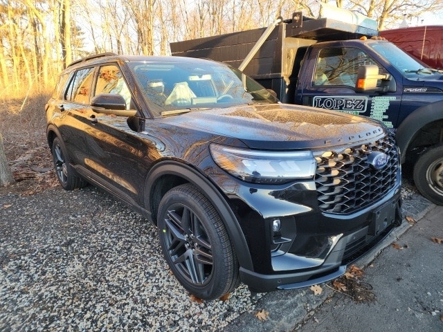 2026 Ford Explorer ST-LINE's photo