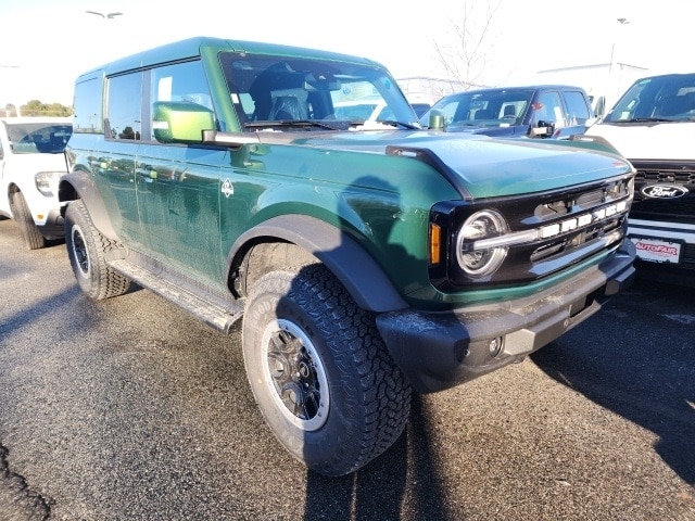 2025 Ford Bronco 4-Door Outer Banks's photo