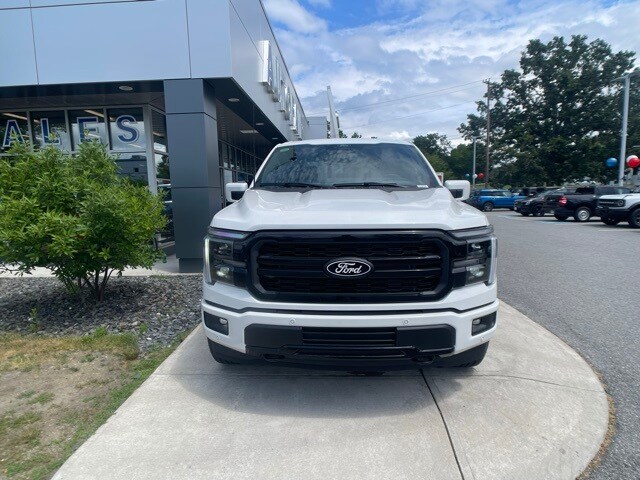 2025 Ford F-150 Lariat photo 3