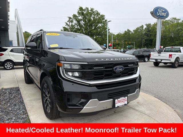 2025 Ford Expedition Platinum 4x4's photo