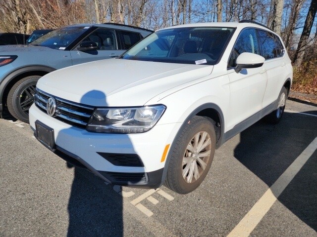 2018 Volkswagen Tiguan SEL photo 2