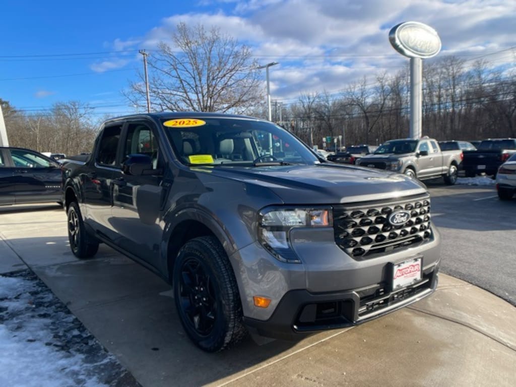 New 2025 Ford Maverick XLT Truck
