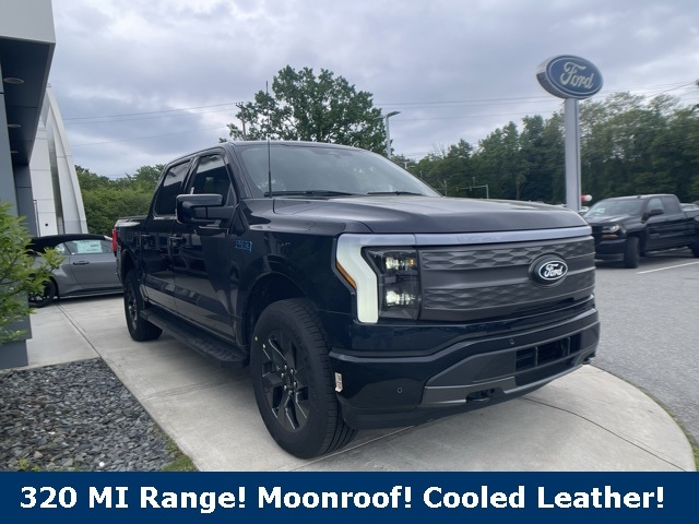 2025 Ford F-150 Lightning Lariat's photo