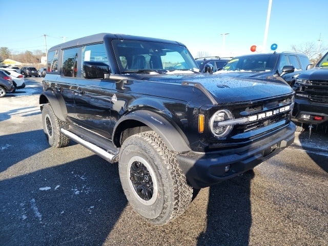 2025 Ford Bronco 4-Door Outer Banks's photo
