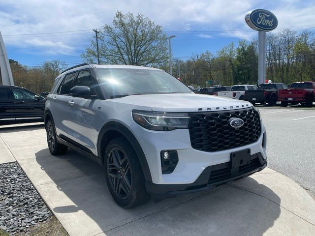 2026 Ford Explorer ST-LINE 4WD's photo