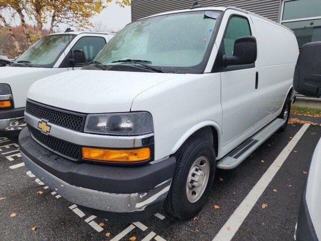 2024 Chevrolet Express 2500 Work Van photo 3