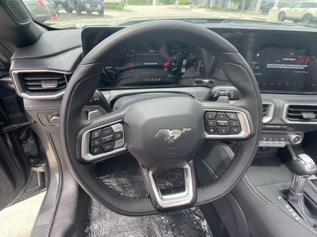 2025 Ford Mustang GT Premium Convertible - Photo 17
