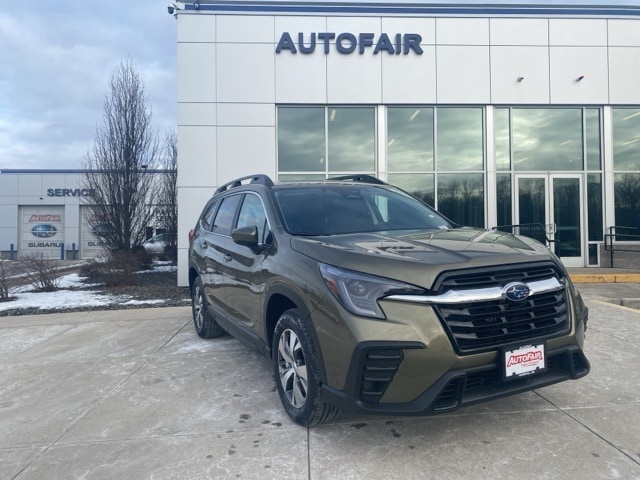 2025 Subaru Ascent Premium's photo