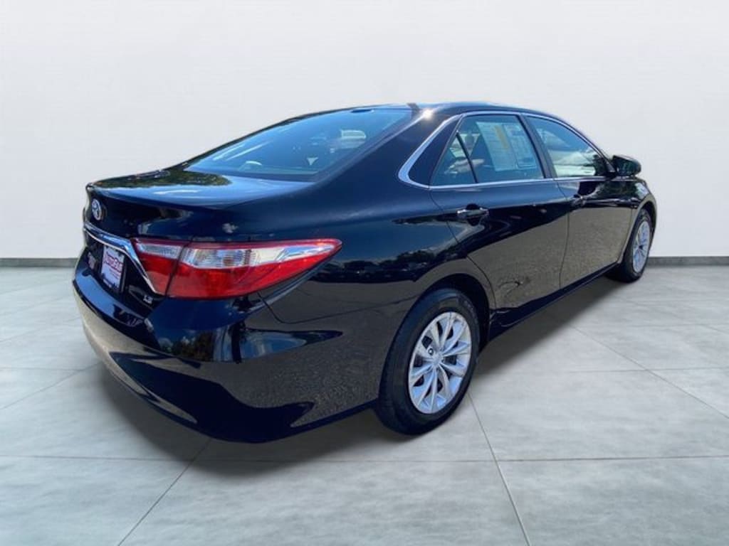 Used 2016 Toyota Camry LE Sedan
