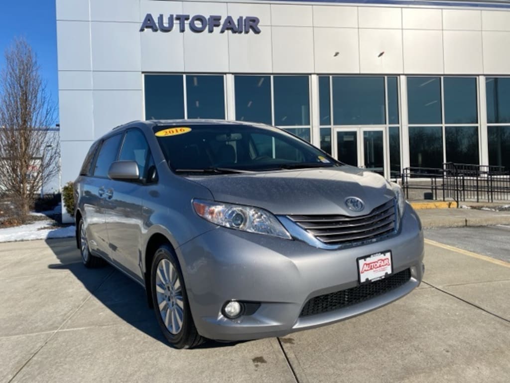 Used 2016 Toyota Sienna XLE Minivan/Van