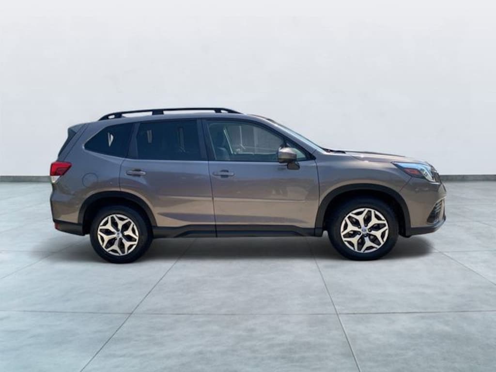 Used 2023 Subaru Forester Premium SUV