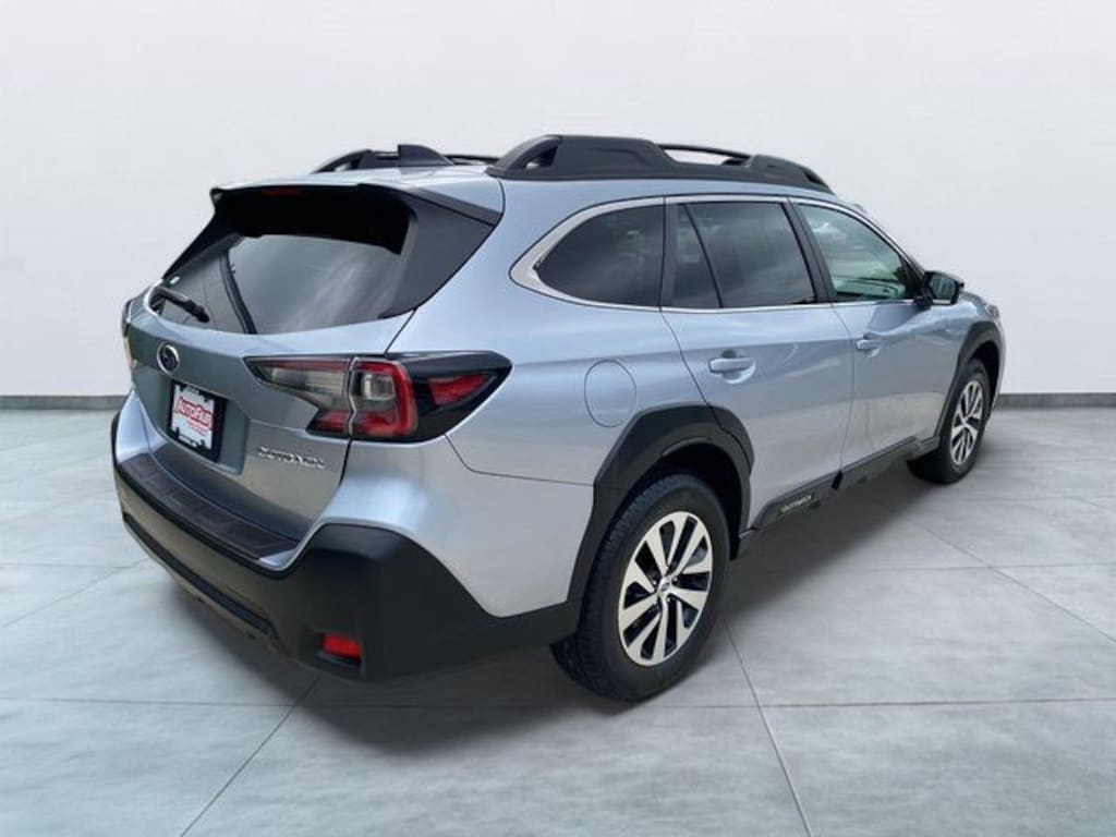 Used 2024 Subaru Outback Premium SUV