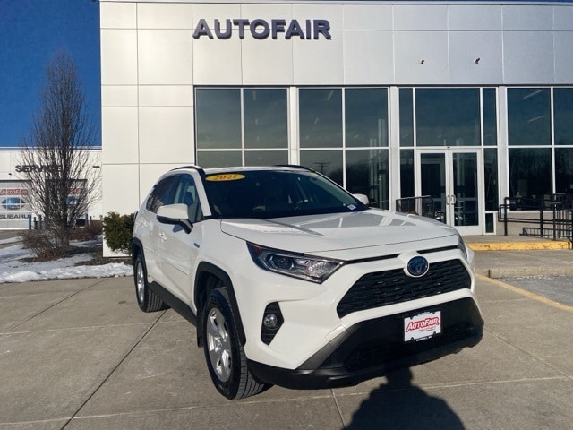 2021 Toyota RAV4 XLE's photo