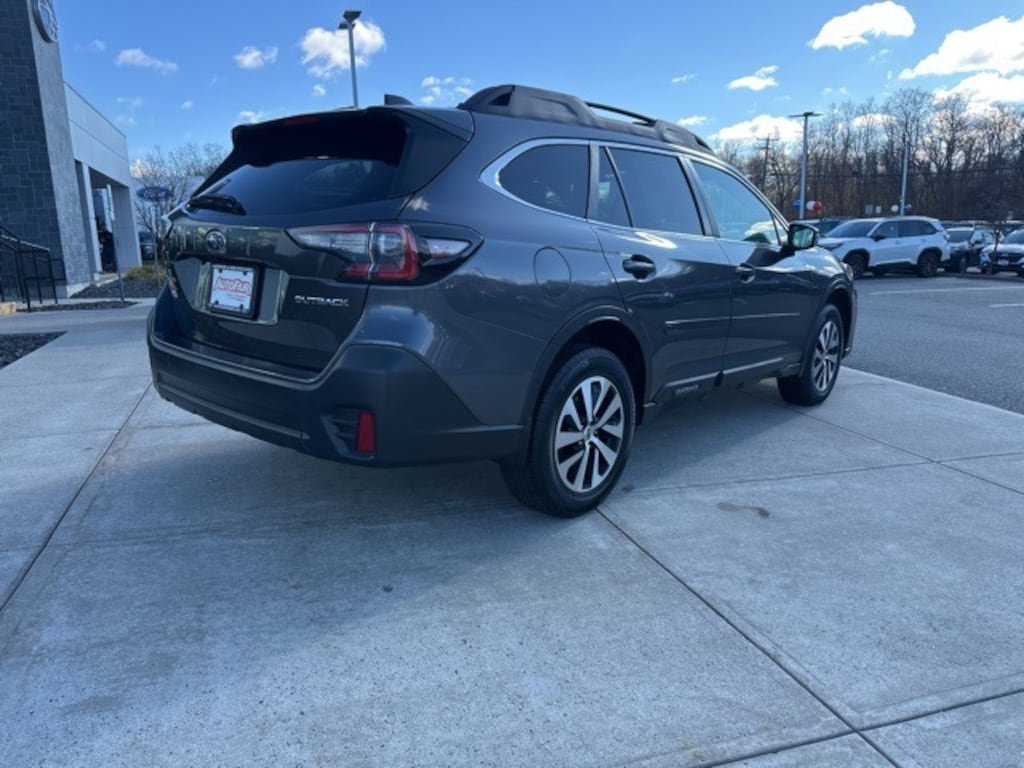 Used 2020 Subaru Outback Premium SUV