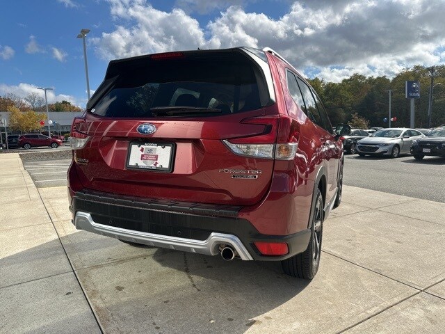 2024 Subaru Forester Touring photo 2