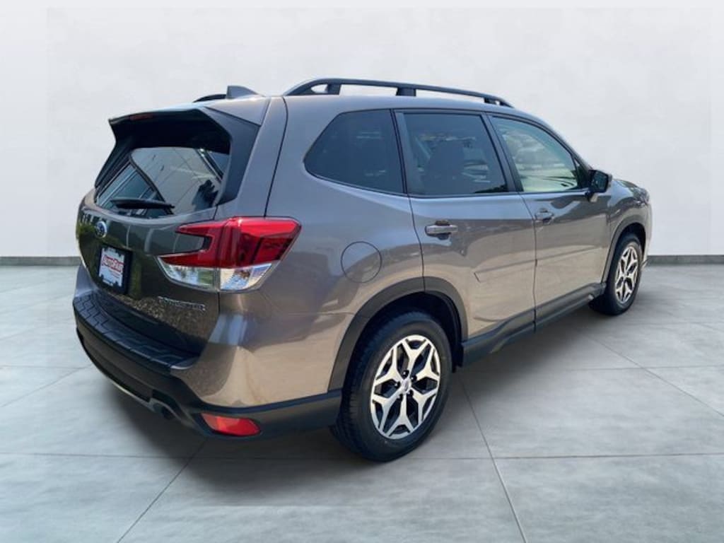 Used 2023 Subaru Forester Premium SUV