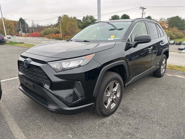 2022 Toyota RAV4 Hybrid LE photo 2