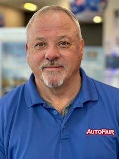 Staff member Howard Smith from ID_6f6962c7f1d4