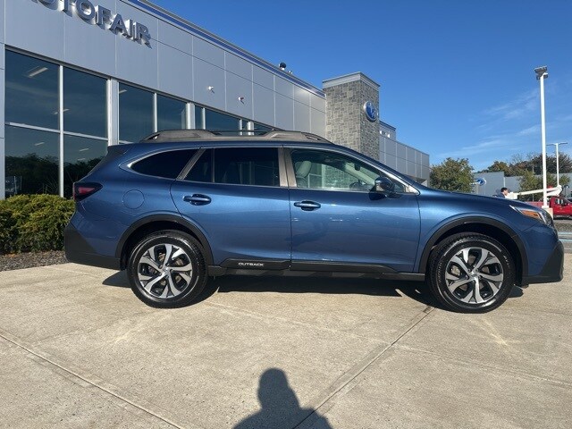 2022 Subaru Outback Limited photo 2