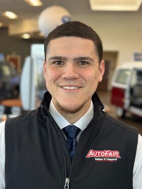 Staff member Angel Nazario from ID_49e3edfe9c1e