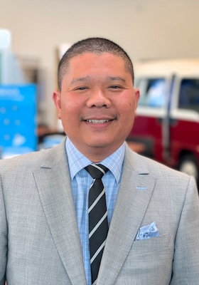 Staff member Tim Dang from ID_a5e91998f809