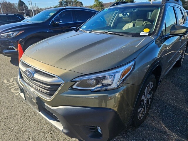 2022 Subaru Outback Limited XT photo 2