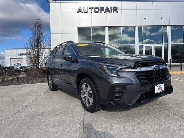 2025 Subaru Ascent Premium's photo