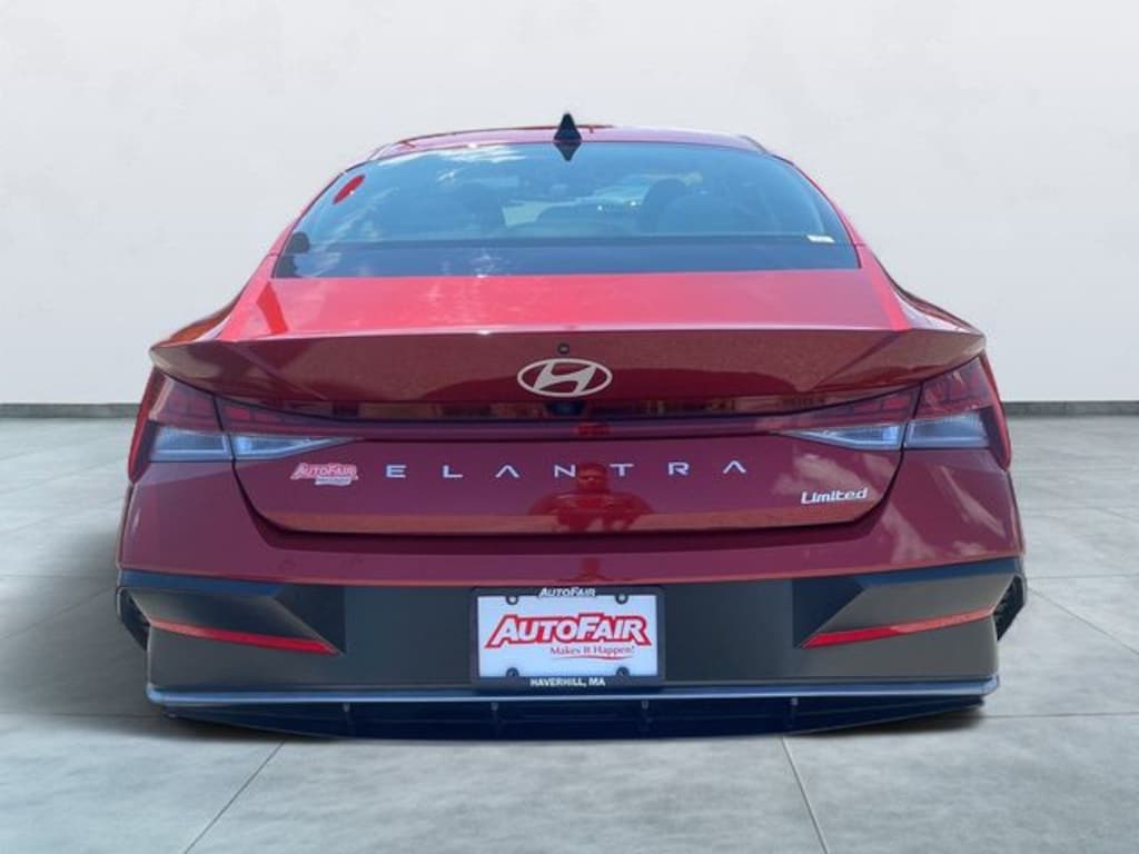 Certified 2025 Hyundai Elantra Limited Sedan