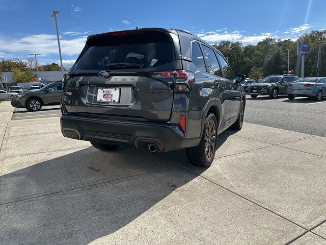 2025 Subaru Forester Sport photo 2