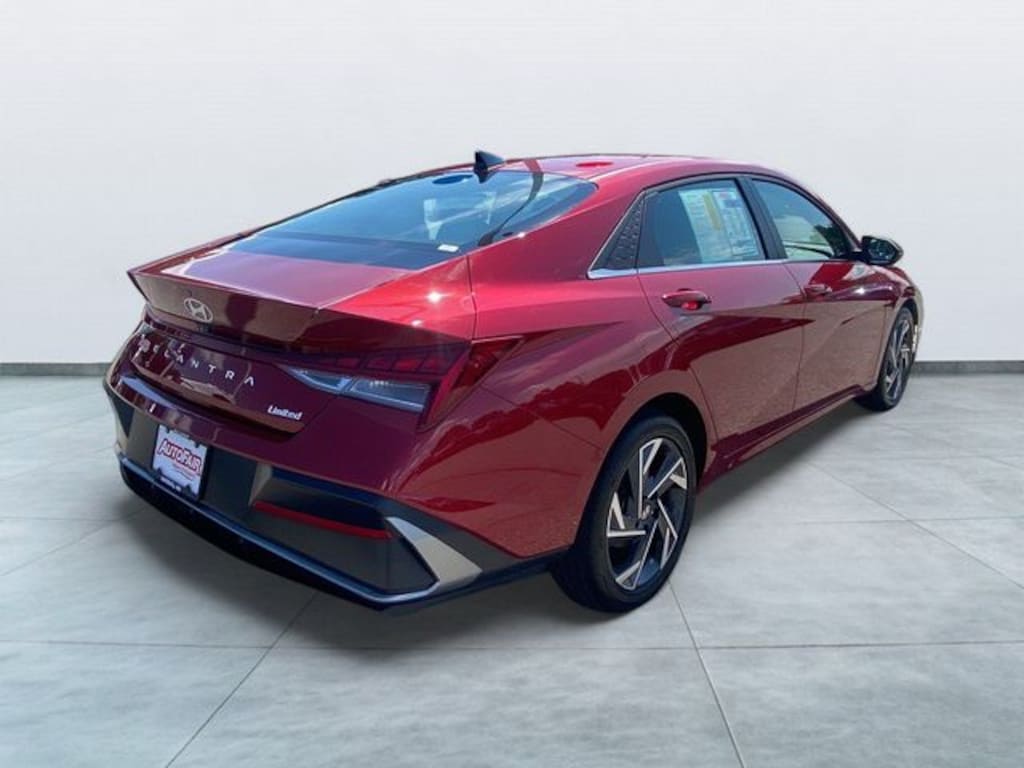 Certified 2025 Hyundai Elantra Limited Sedan