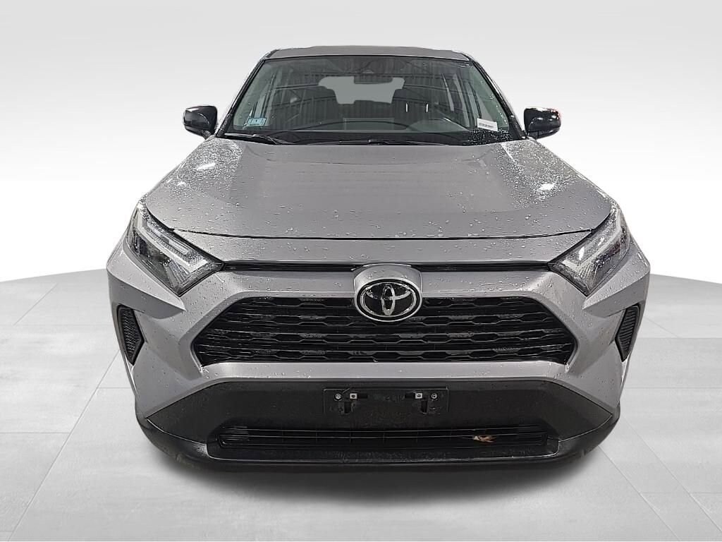 2023 Toyota RAV4 LE photo 2