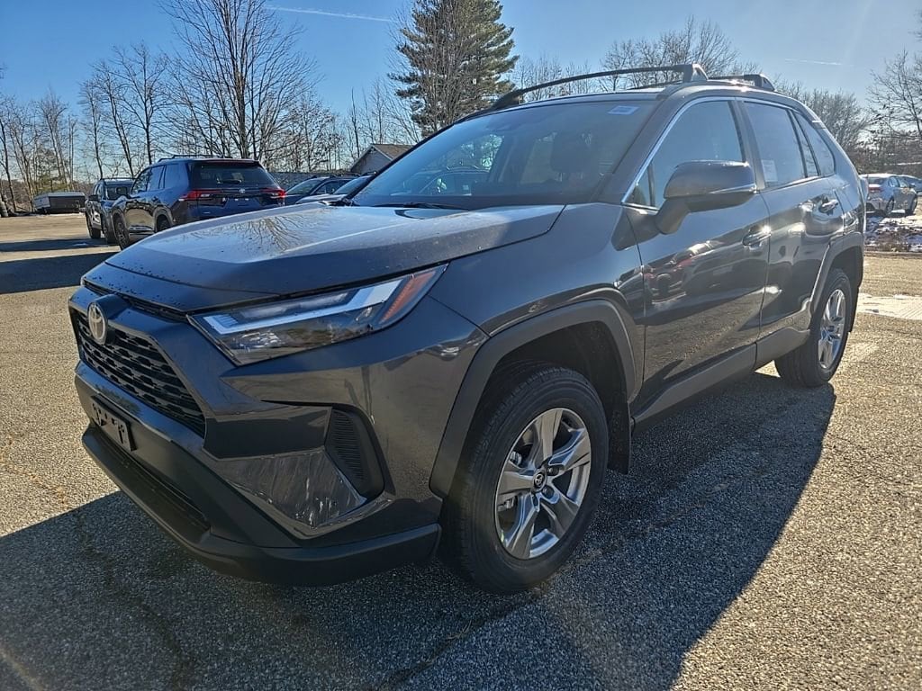 2025 Toyota RAV4 XLE's photo