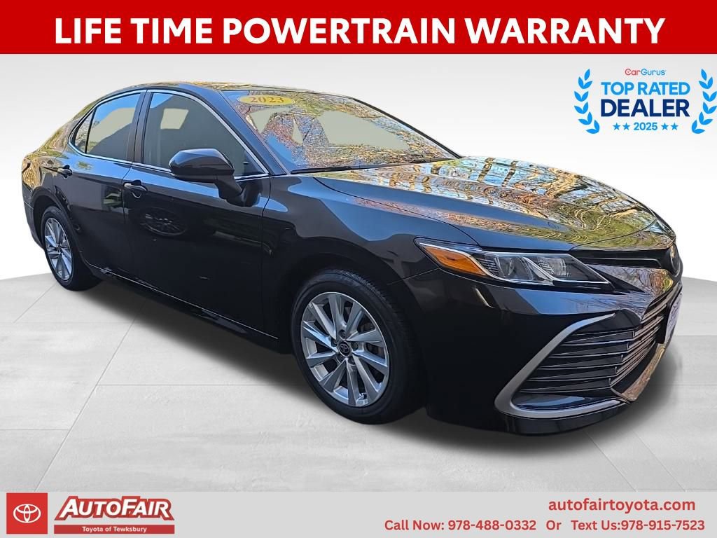 2023 Toyota Camry LE's photo