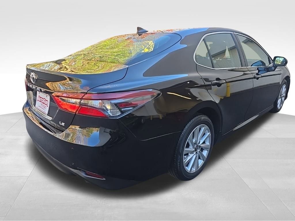 2023 Toyota Camry LE photo 2
