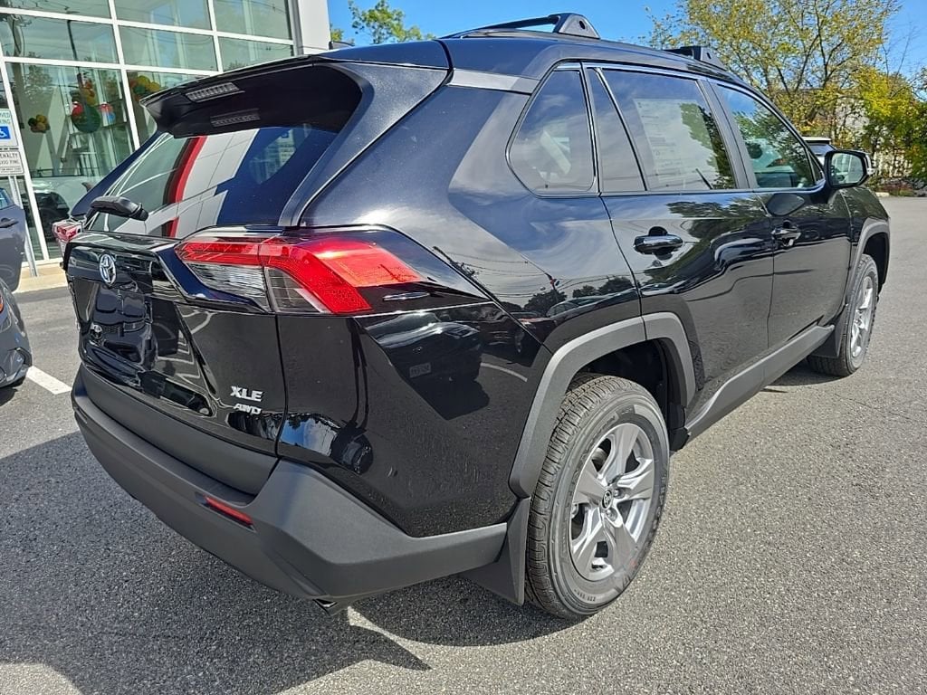 New 2025 Toyota RAV4 XLE SUV