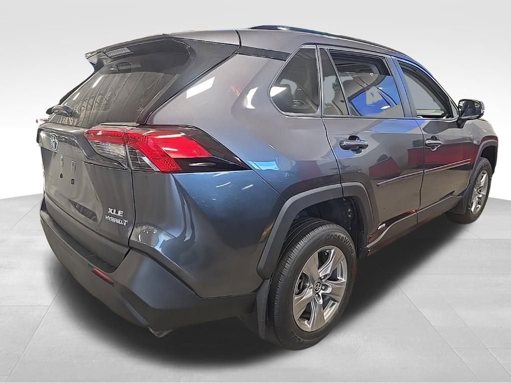 2022 Toyota RAV4 Hybrid XLE photo 4