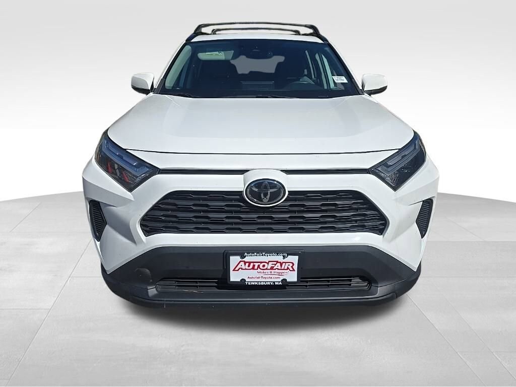 2022 Toyota RAV4 XLE photo 2