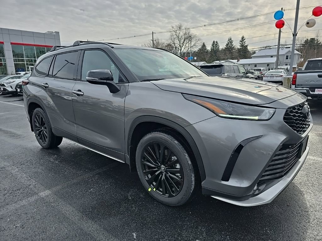 2026 Toyota Highlander XSE's photo