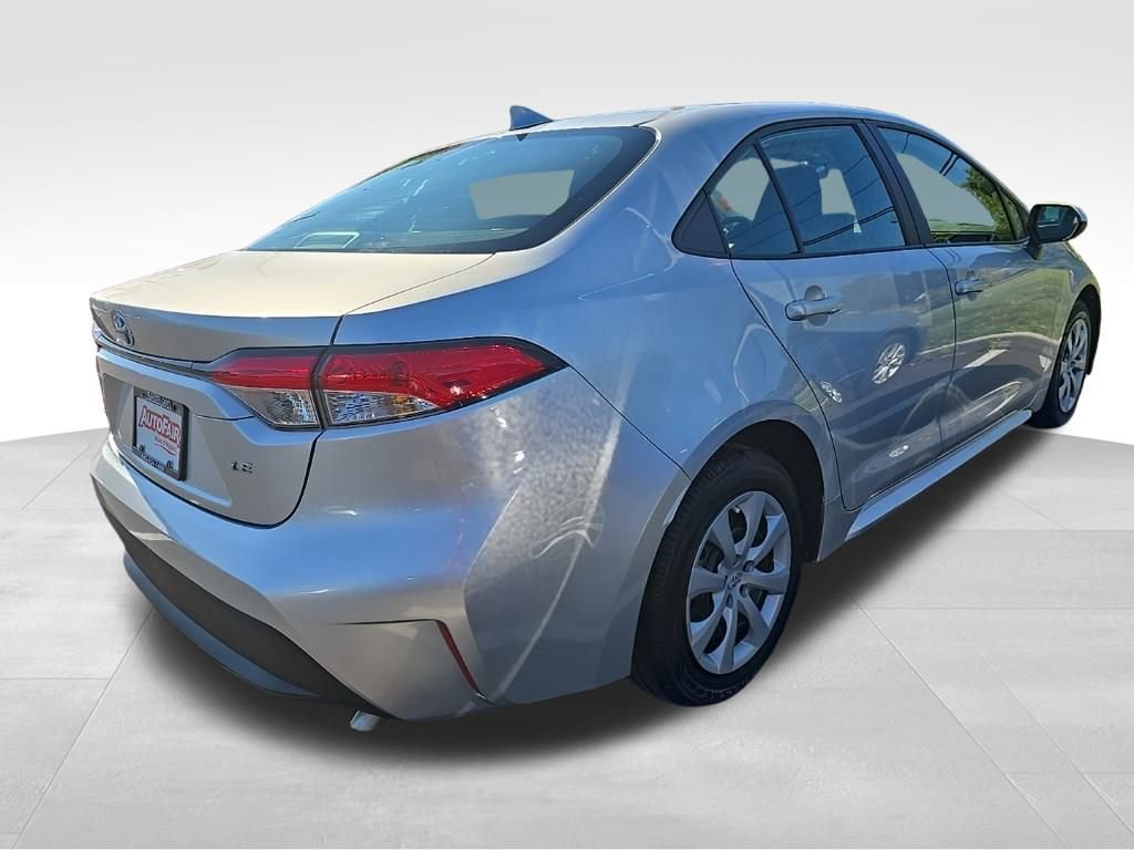 2024 Toyota Corolla LE photo 4