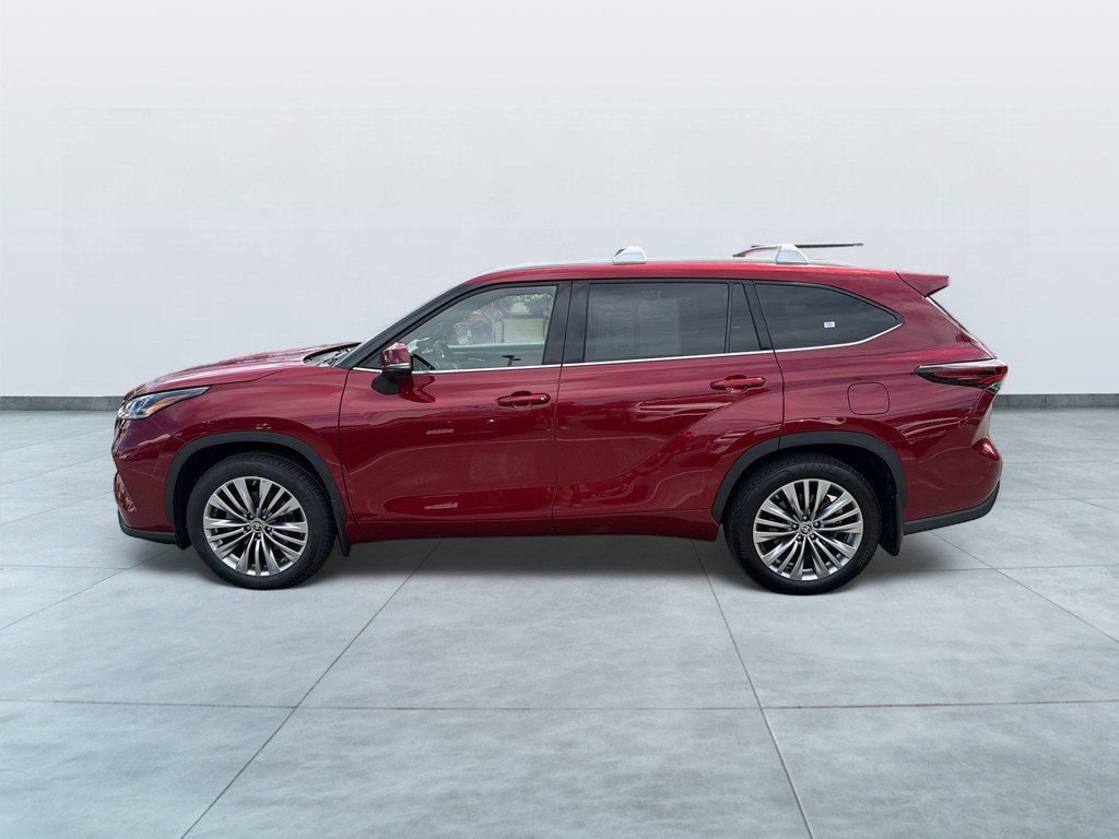 Used 2024 Toyota Highlander Platinum SUV