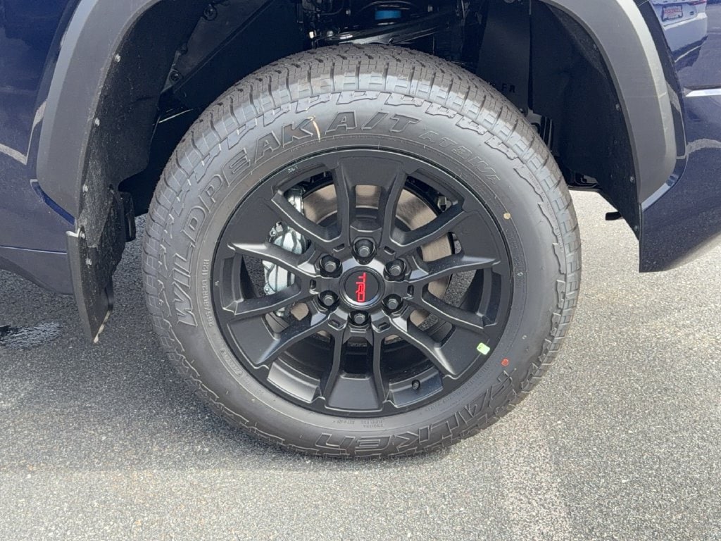 2026 Toyota Tundra Limited - Photo 9