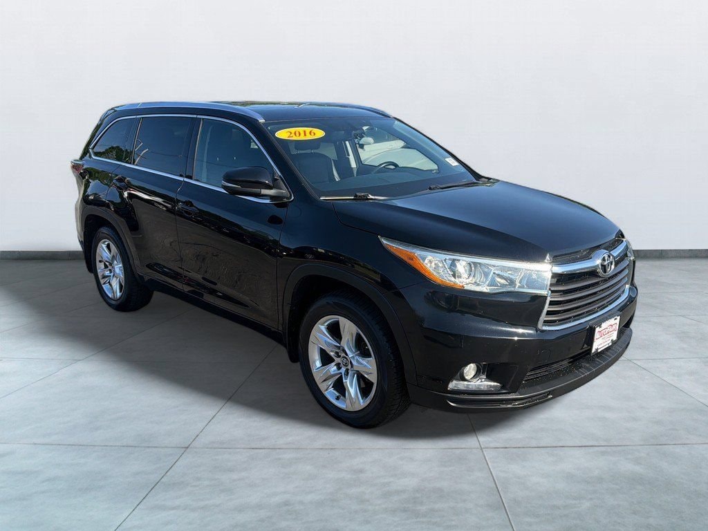 Used 2016 Toyota Highlander Limited with VIN 5TDDKRFH7GS306732 for sale in Tewksbury, MA