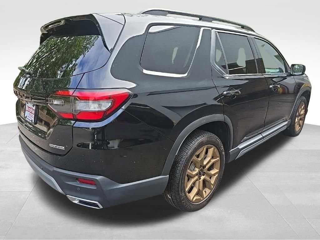 Used 2024 Honda Pilot Touring SUV