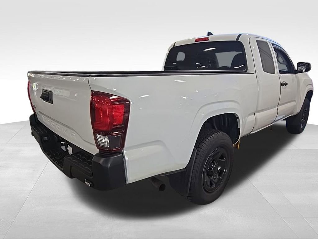 2022 Toyota Tacoma SR photo 4