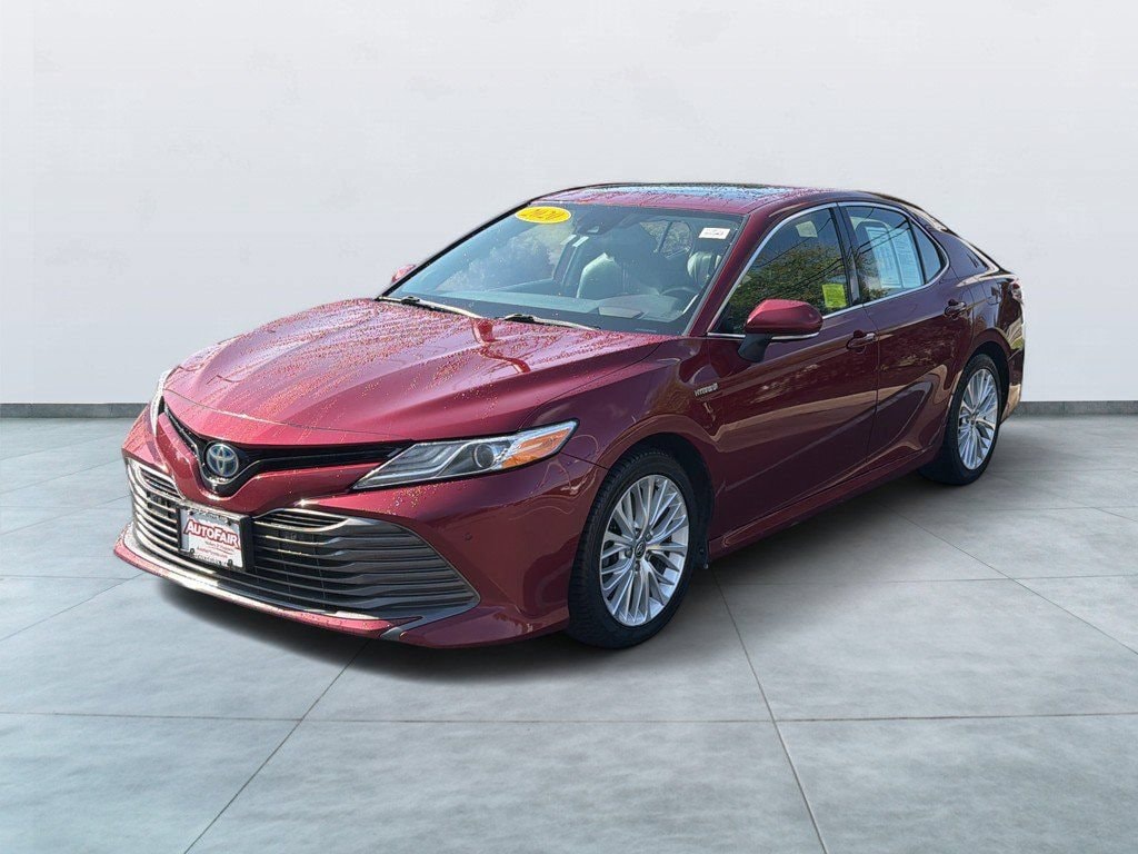 Used 2020 Toyota Camry Hybrid XLE Sedan
