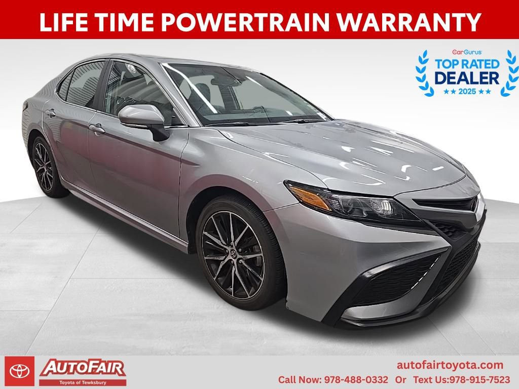 2023 Toyota Camry SE's photo