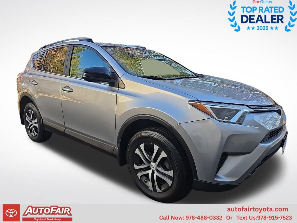 2018 Toyota RAV4 LE's photo