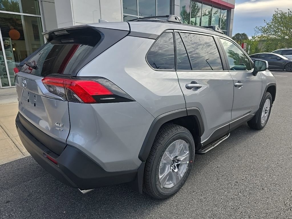New 2025 Toyota RAV4 XLE SUV