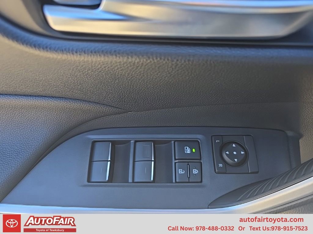 2025 Toyota Rav4 Plug-In Hybrid - Photo 11