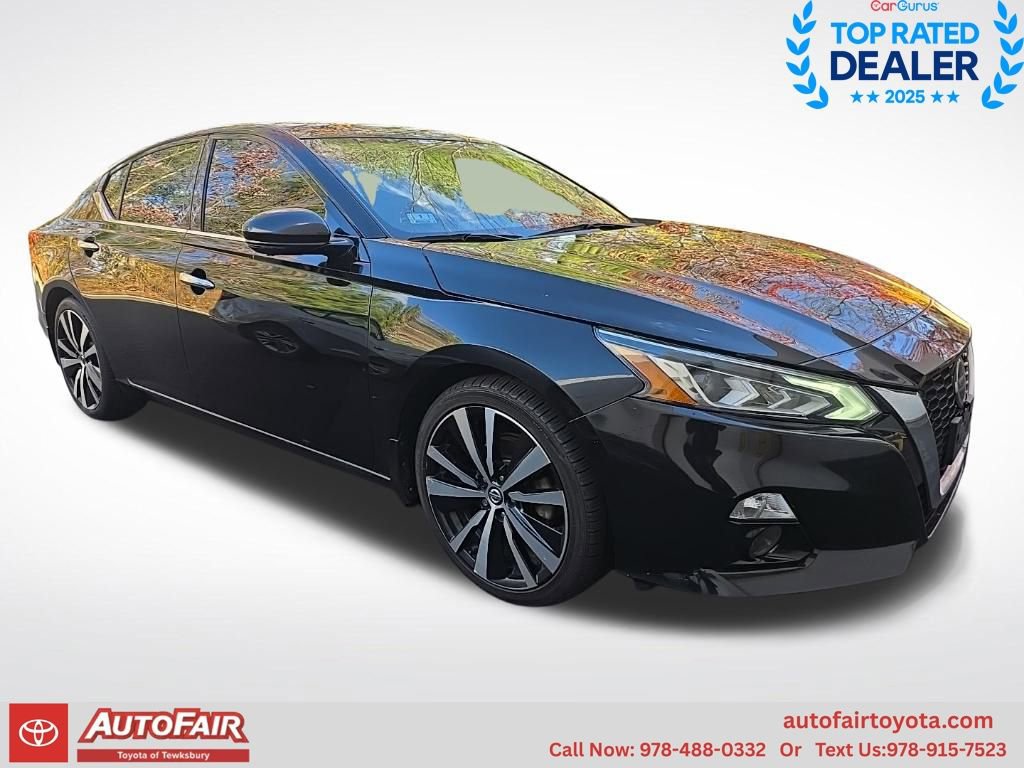 2020 Nissan Altima Platinum's photo